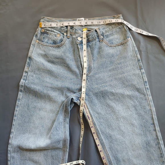 HOLLY ASYMMETRIC STRAIGHT LEG JEAN LIGHT WASH DENIM - Picture 5 of 8